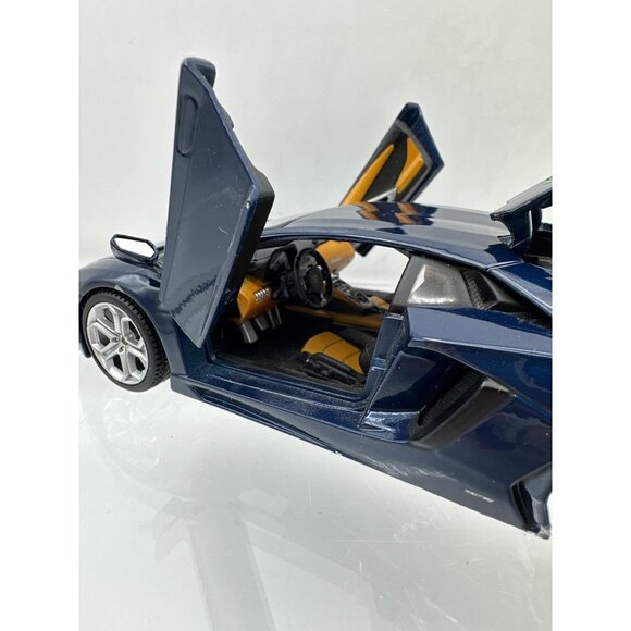 Maisto Lamborghini Aventador LP7004 Diecast Model Car 124 Scale Blue Collectible - Picture 8 of 9